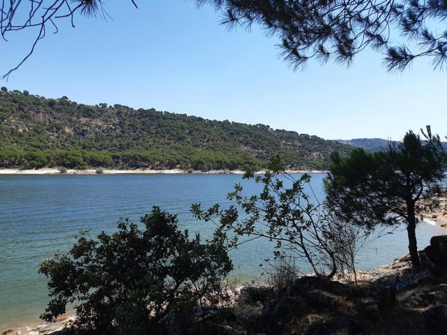 Acogedor Apartamento Con Bellas Vistas Al Embalse San Martín de Valdeiglesias Eksteriør billede