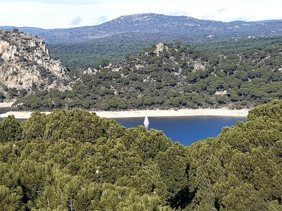 Acogedor Apartamento Con Bellas Vistas Al Embalse San Martín de Valdeiglesias Eksteriør billede